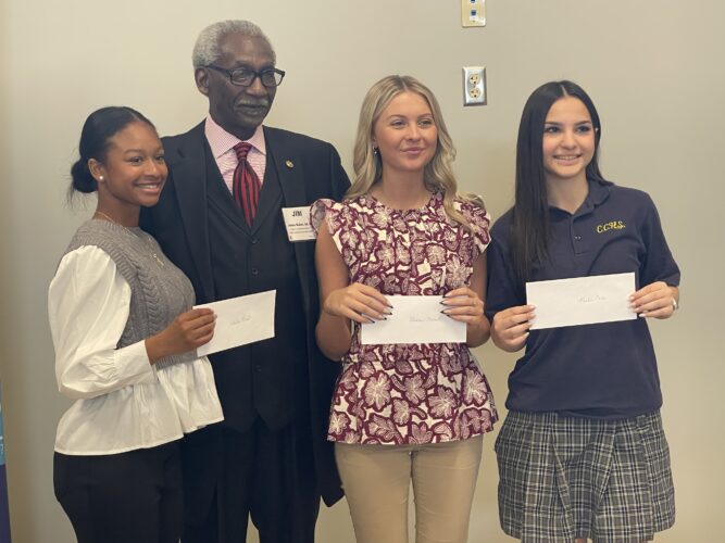 Steubenville Rotary awards scholarships